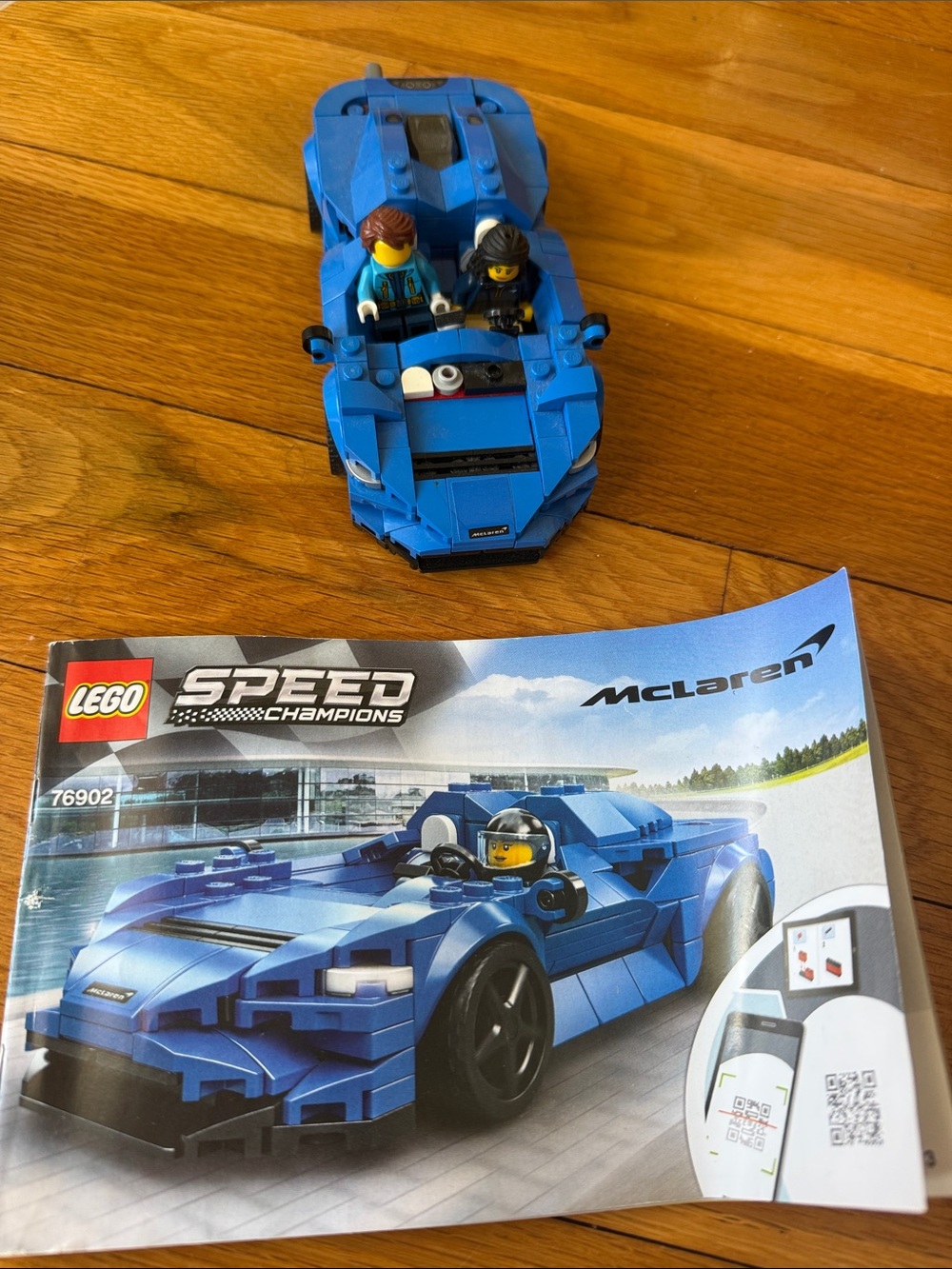 Lego McLaren Speed Champions Blue Race Car with Minifigures
